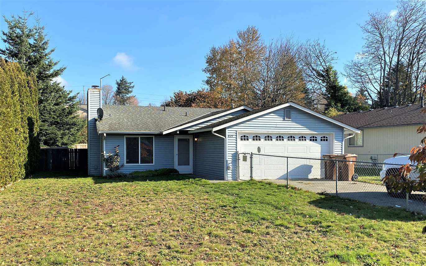 Adorable NE Rambler 3 Bedroom 1.5 Bath (unpublished)